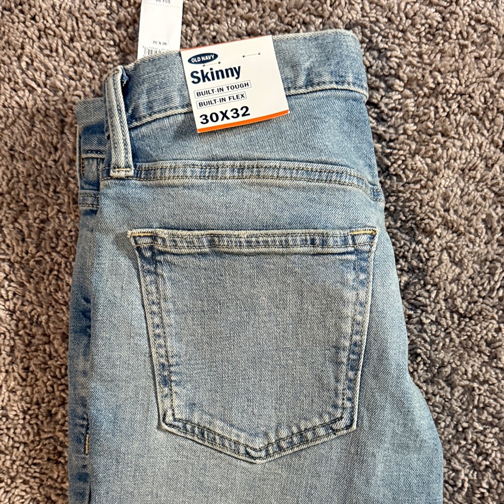 Old Navy women Slim Jeans in Light Blue - Picture 7 of 8